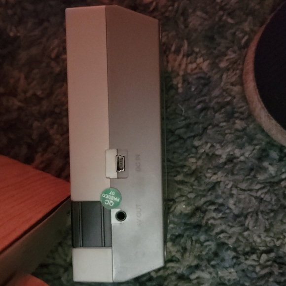 Entertainment system - Picture 3 of 4